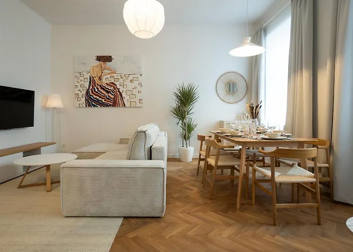 Chic 94m2 With A King-size Bed Vienne